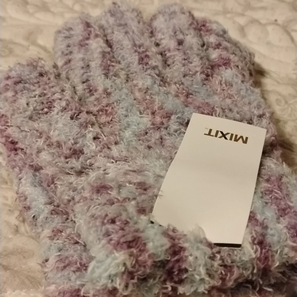 Mixit Woman's Fluffy Dusty Purple Multi & Gray Multi Gloves, NWT, Lot Of 2